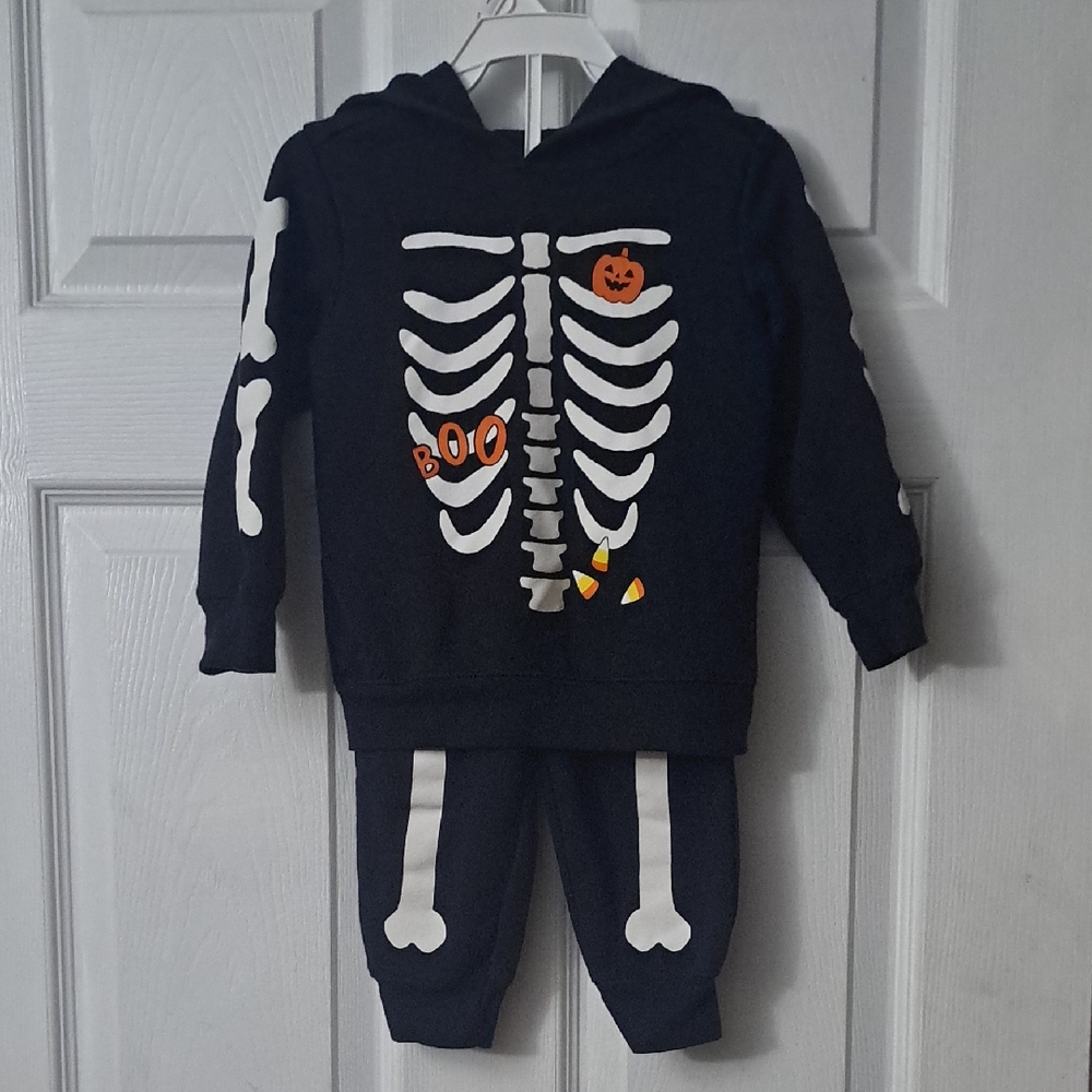 Carter's 2T Halloween Sweatsuit